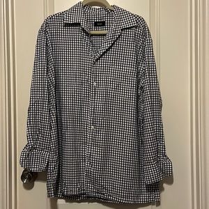 Boss Hugo Boss men’s button up. Black/white. Neck 17 Sleeve 32/33